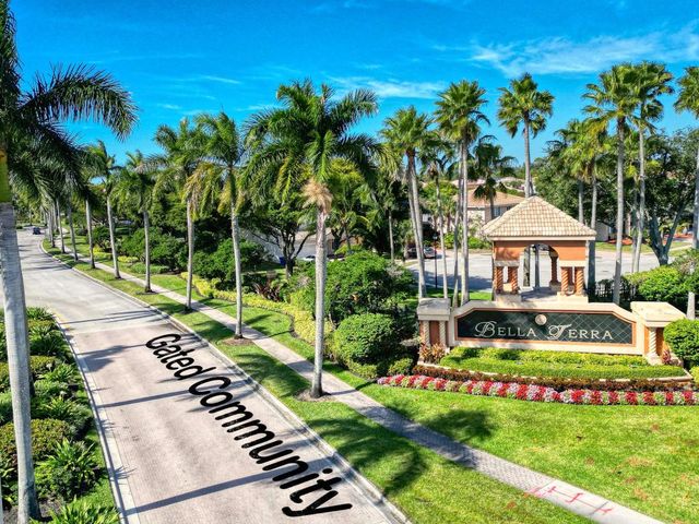 167 Catania Way, Royal Palm Beach, FL 33411