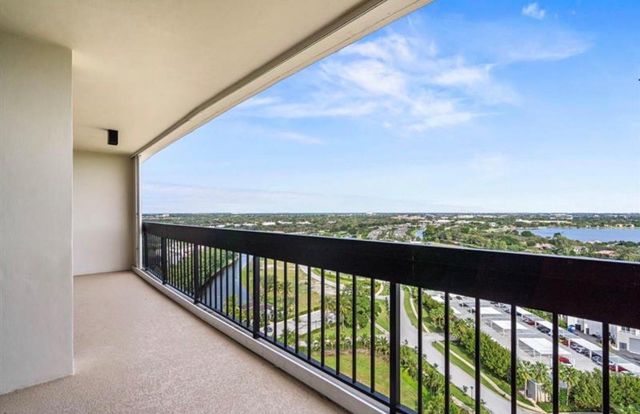 2400 Presidential Way PH2, West Palm Beach, FL 33401