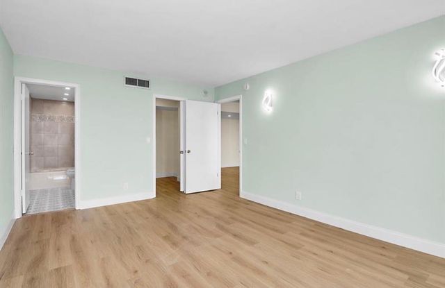 2400 Presidential Way PH2, West Palm Beach, FL 33401