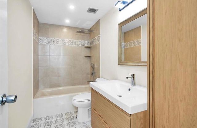 2400 Presidential Way PH2, West Palm Beach, FL 33401