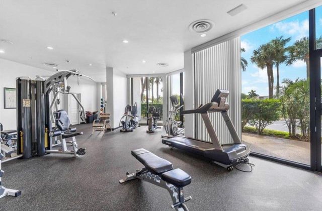 2400 Presidential Way PH2, West Palm Beach, FL 33401