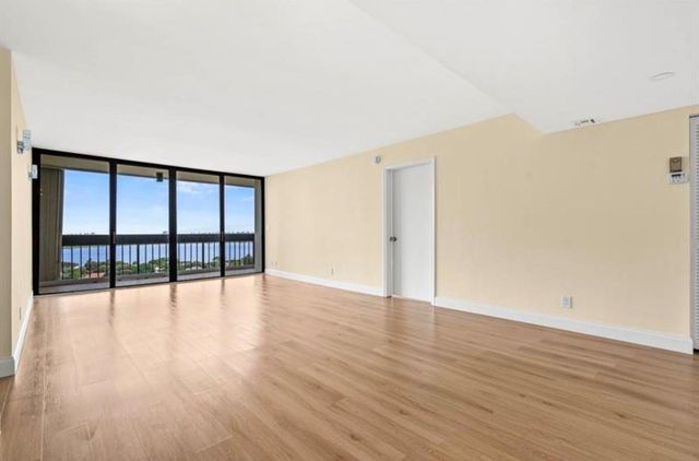 2400 Presidential Way PH2, West Palm Beach, FL 33401