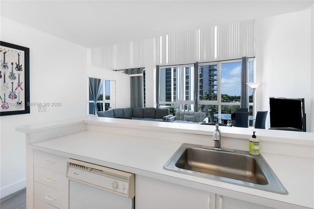 5445 Collins Avenue BAY12, Miami Beach, FL 33140