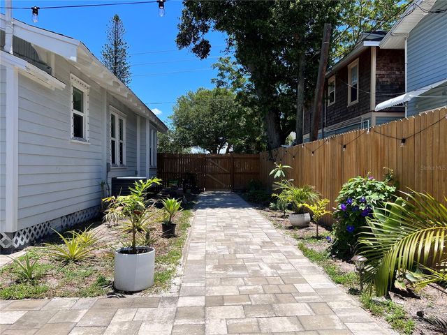 710 14TH STREET N, St Petersburg, FL 33705