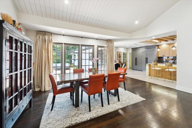 1902 Chimney Rock Road, Houston, TX 77056