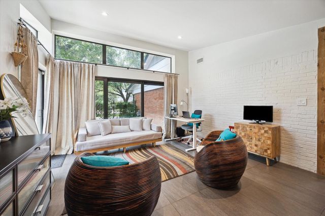 1902 Chimney Rock Road, Houston, TX 77056