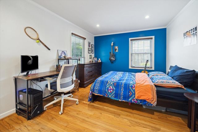 1902 Chimney Rock Road, Houston, TX 77056