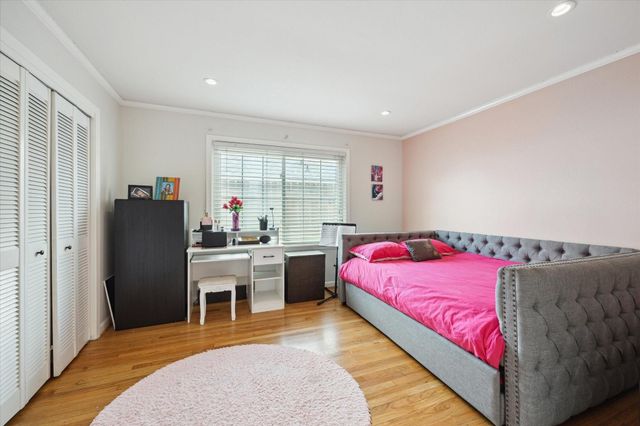 1902 Chimney Rock Road, Houston, TX 77056