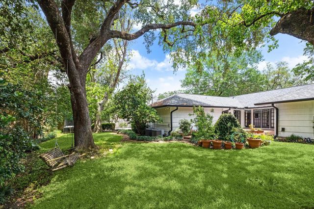 1902 Chimney Rock Road, Houston, TX 77056