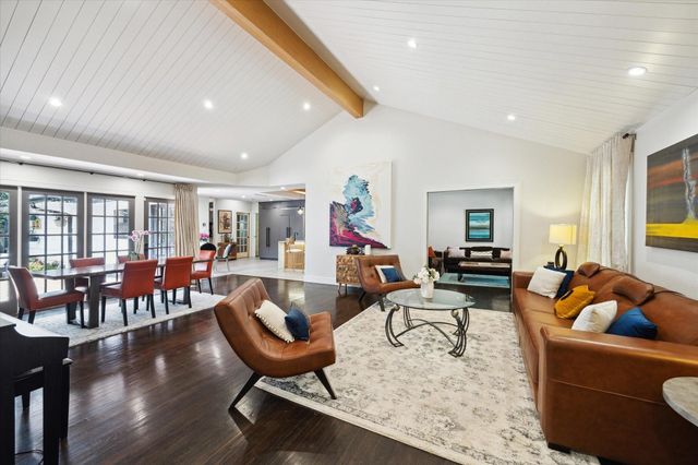 1902 Chimney Rock Road, Houston, TX 77056