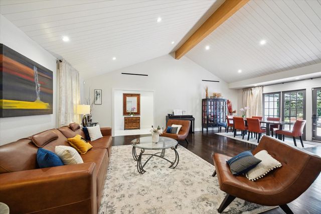 1902 Chimney Rock Road, Houston, TX 77056