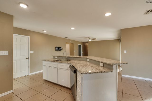 8 PILOT POINT DRIVE, Wichita Falls, TX 76306