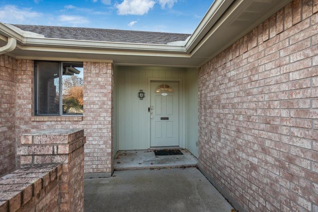 8 PILOT POINT DRIVE, Wichita Falls, TX 76306