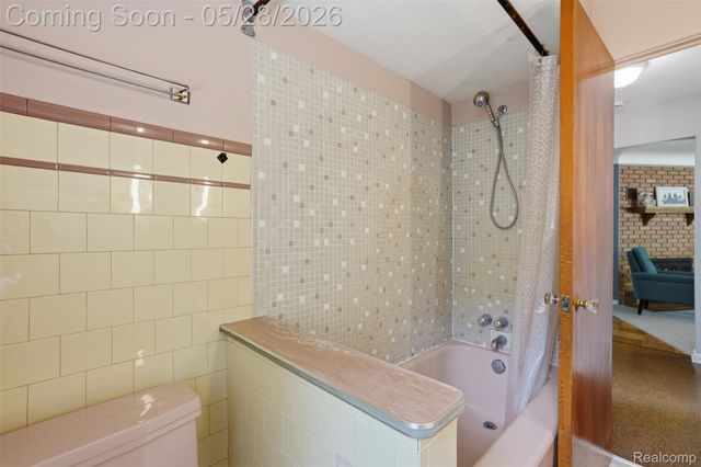 14217 Richfield Street, Livonia, MI 48154
