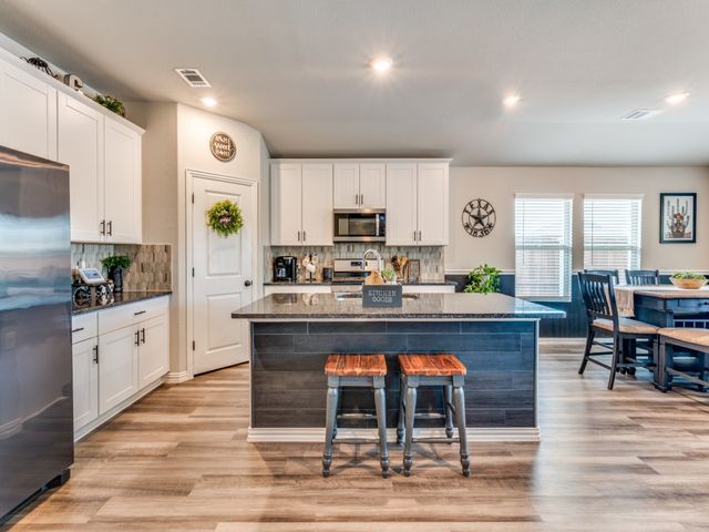 5616 Shannon Creek Road, Fort Worth, TX 76126