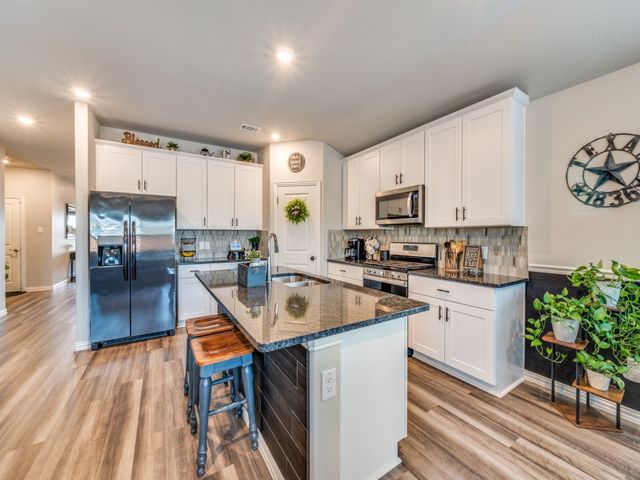 5616 Shannon Creek Road, Fort Worth, TX 76126