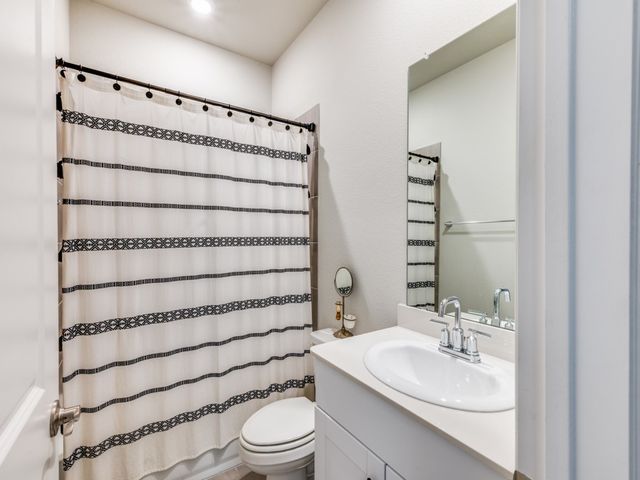 5616 Shannon Creek Road, Fort Worth, TX 76126