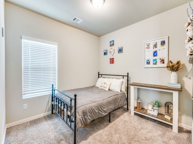 5616 Shannon Creek Road, Fort Worth, TX 76126