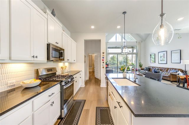 2331 Russett Forest Dr, Katy, TX 77494