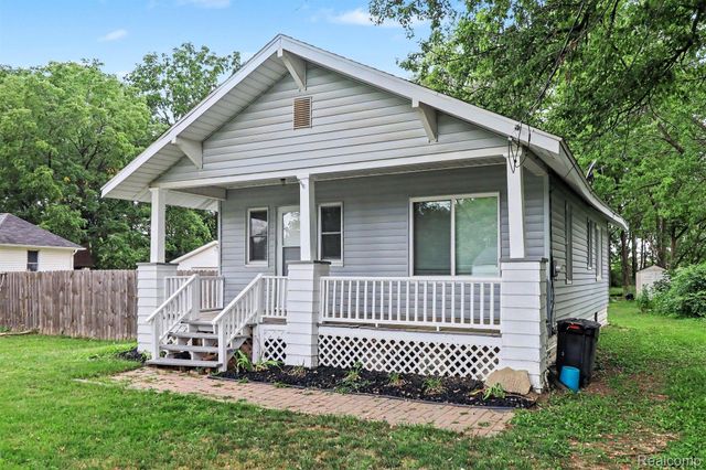 2200 S Term Street, Burton, MI 48519