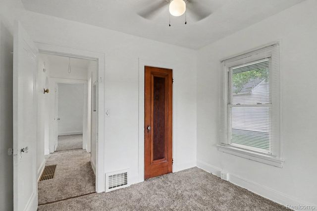 2200 S Term Street, Burton, MI 48519