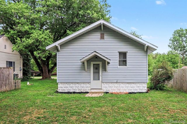 2200 S Term Street, Burton, MI 48519