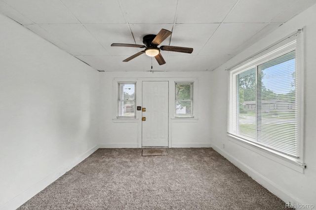 2200 S Term Street, Burton, MI 48519