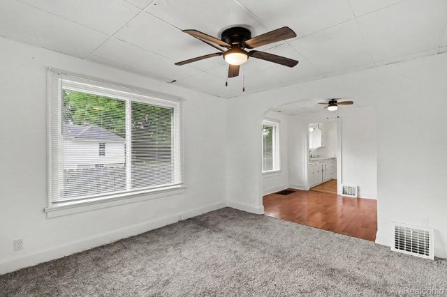 2200 S Term Street, Burton, MI 48519