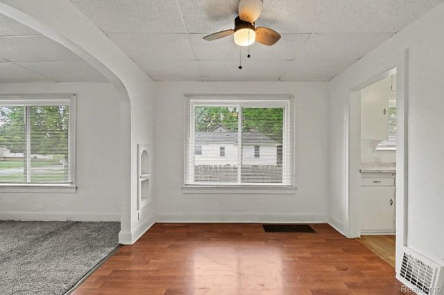 2200 S Term Street, Burton, MI 48519