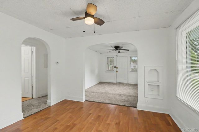2200 S Term Street, Burton, MI 48519