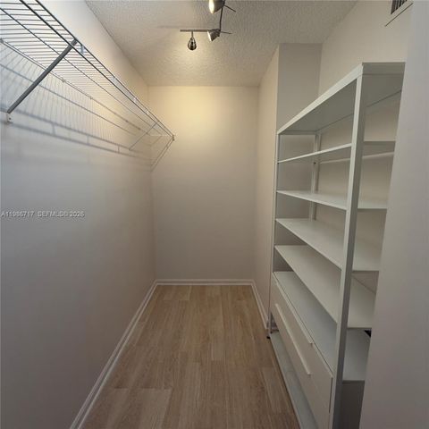 17150 N Bay Road 2319, Sunny Isles Beach, FL 33160