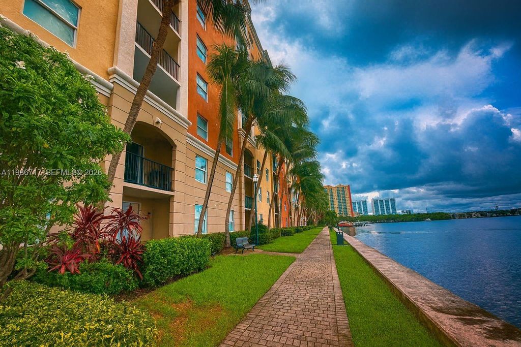 17150 N Bay Road 2319, Sunny Isles Beach, FL 33160