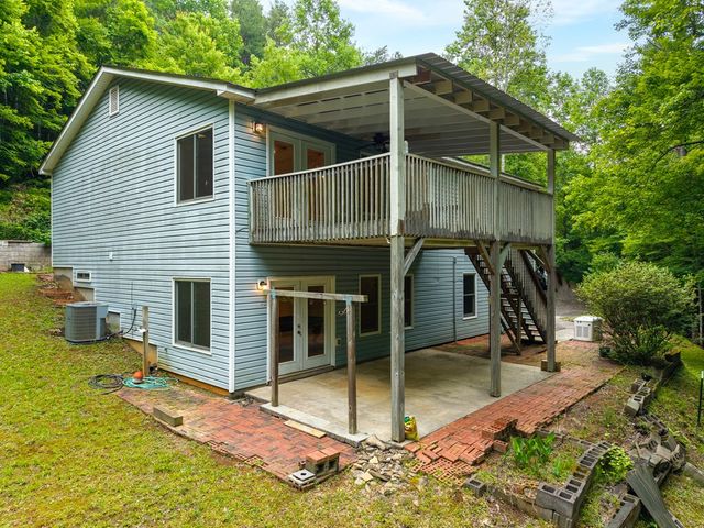 1774 Hicks Ford Road, Ellijay, GA 30540