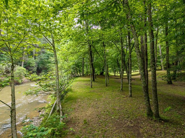1774 Hicks Ford Road, Ellijay, GA 30540