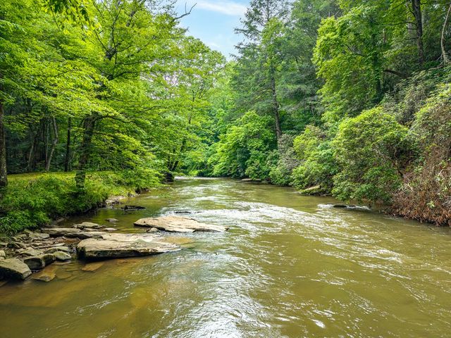 1774 Hicks Ford Road, Ellijay, GA 30540