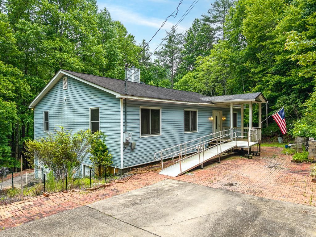 1774 Hicks Ford Road, Ellijay, GA 30540