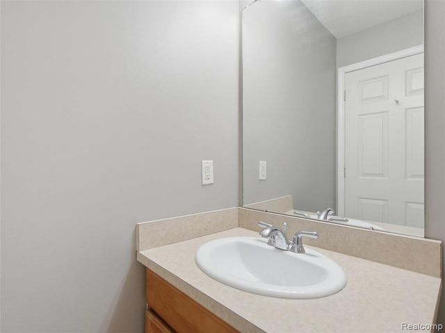 1528 Devon Lane, Troy, MI 48084