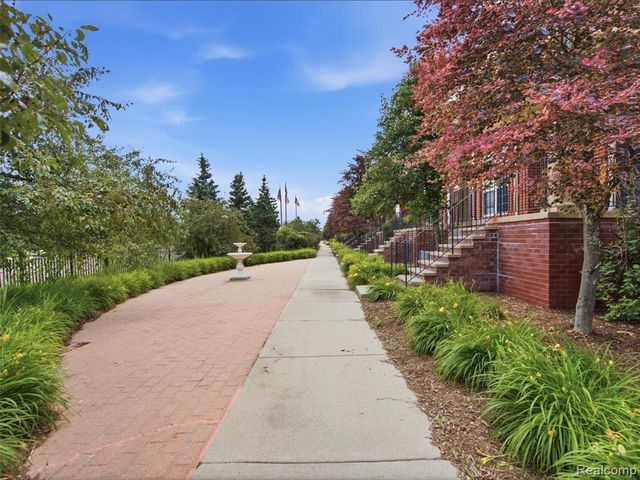 1528 Devon Lane, Troy, MI 48084