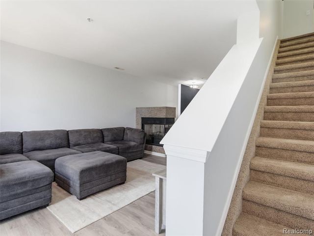 1528 Devon Lane, Troy, MI 48084