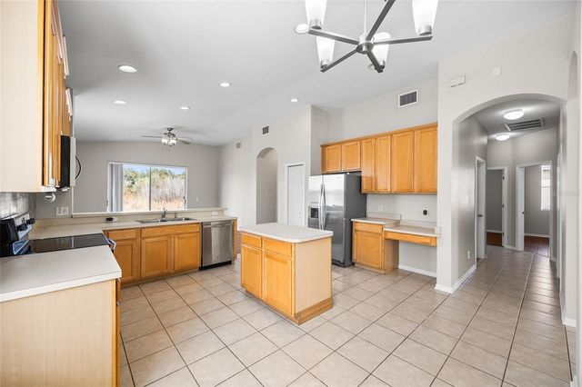 8806 SANDY PLAINS DRIVE, Riverview, FL 33578