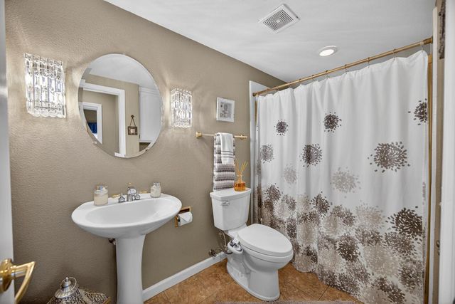 3816 Babson Dr, Elk Grove, CA 95758