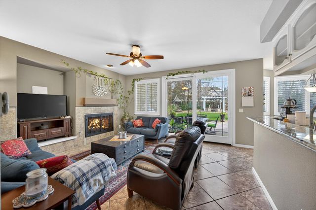 3816 Babson Dr, Elk Grove, CA 95758