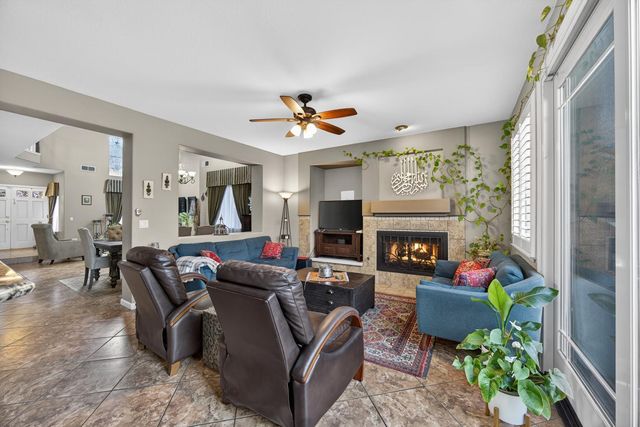 3816 Babson Dr, Elk Grove, CA 95758