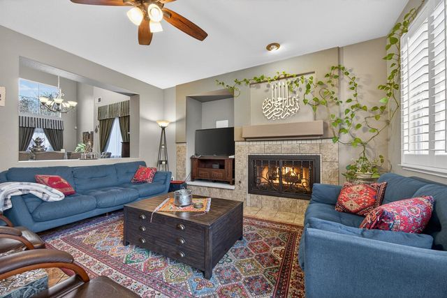 3816 Babson Dr, Elk Grove, CA 95758