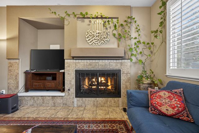 3816 Babson Dr, Elk Grove, CA 95758