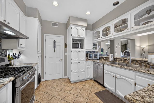 3816 Babson Dr, Elk Grove, CA 95758