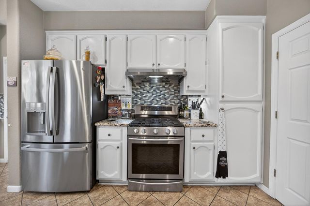 3816 Babson Dr, Elk Grove, CA 95758