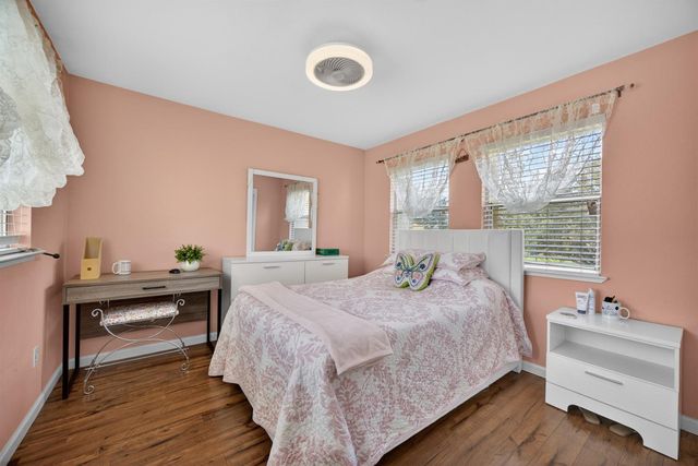 3816 Babson Dr, Elk Grove, CA 95758