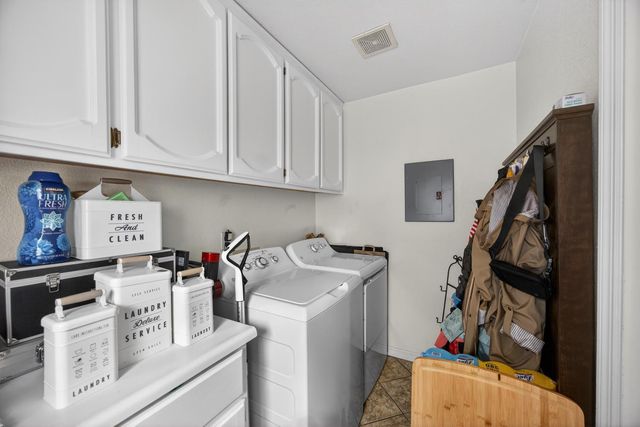 3816 Babson Dr, Elk Grove, CA 95758