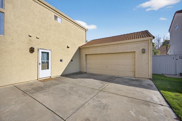 3816 Babson Dr, Elk Grove, CA 95758